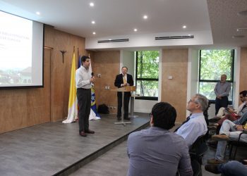 Reconocido experto en diseño sísmico dicta charla magistral en CIGIDEN