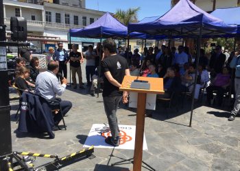 Científicos dialogan con la comunidad de Iquique sobre terremotos y tsunamis