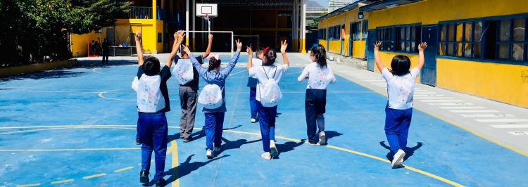 Proyecto de divulgación CIGIDEN invita a niñas y niños a jugar y conocer sobre tsunamis