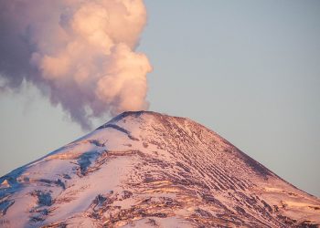 Volcán Villarrica: “El turismo con un volcán activo debe ser sustentable para el medio ambiente y para las personas”