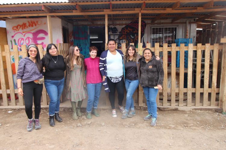 Las mujeres son uno de los grupos más vulnerables al riesgo de desastres en Chile 