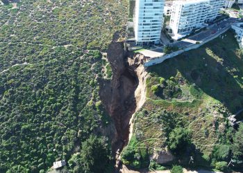 Socavón en edificio de Reñaca: el alto costo de construir sobre dunas