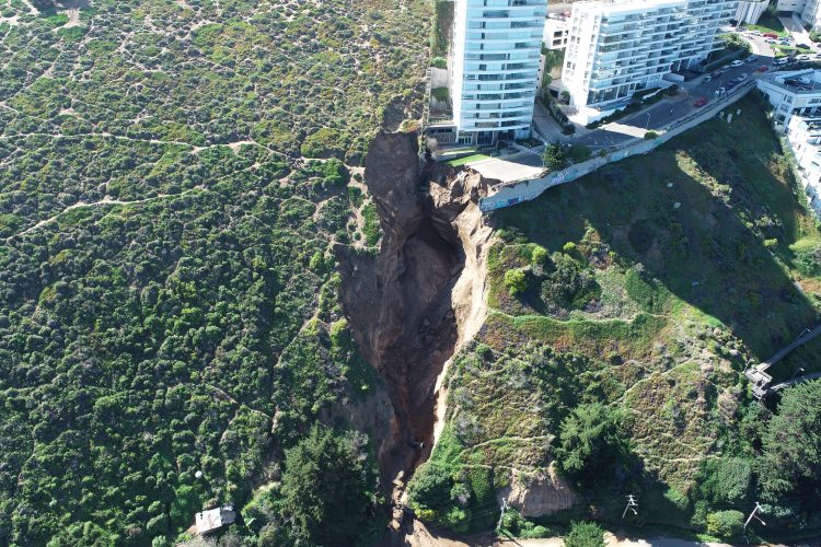 Edificio Kandinsky se convierte en caso emblemático de los impactos que causa la urbanización “extrema” en la costa