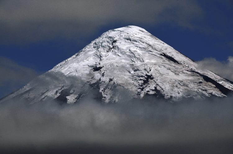CRUCE DE LAGOS VOLCAN OSORNO 2009XR©MARINCIG