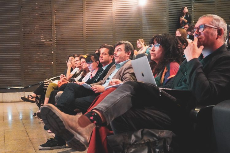 Lanzan libro que conecta a la ciencia con los tomadores de decisión en el ámbito del riesgo de desastres