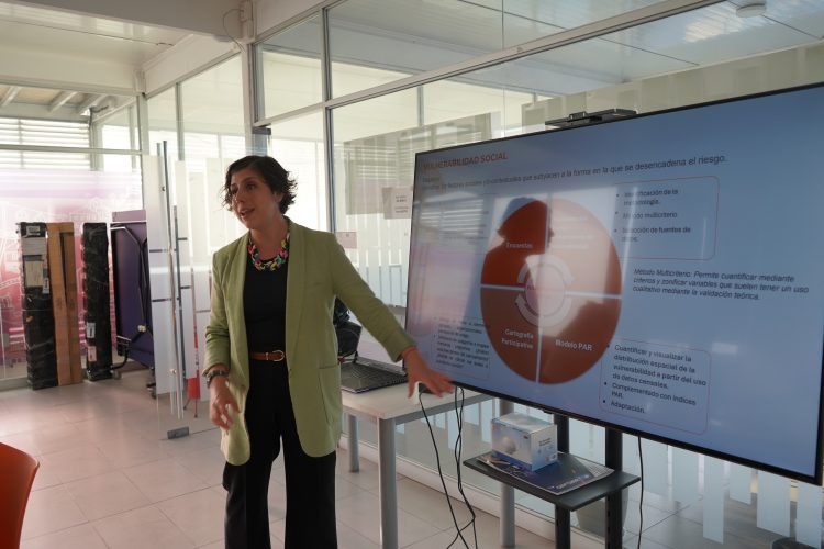 Presentan resultados en torno al riesgo de aluvión ante  autoridades y la comunidad en Antofagasta